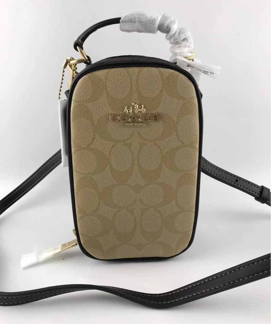 CCH EVA PHONE SLING (Category: Luxury Bags & Wallets) located in Batangas. Submitted by Aki.s_Cart (Listing ID 1212646088, Image 3). Description: CCH Eva Phone Sling 11*18*5.5cm P1,950 Actual photo.