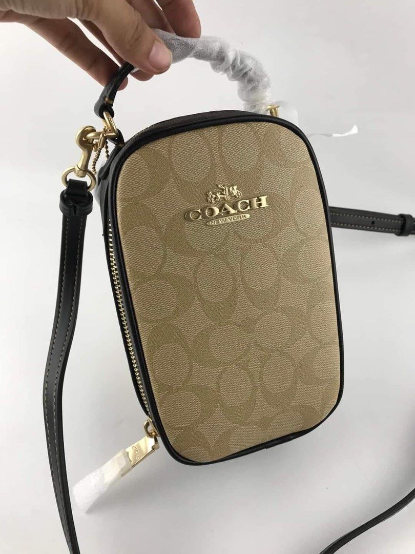 CCH EVA PHONE SLING (Category: Luxury Bags & Wallets) located in Batangas. Submitted by Aki.s_Cart (Listing ID 1212646088, Image 2). Description: CCH Eva Phone Sling 11*18*5.5cm P1,950 Actual photo.