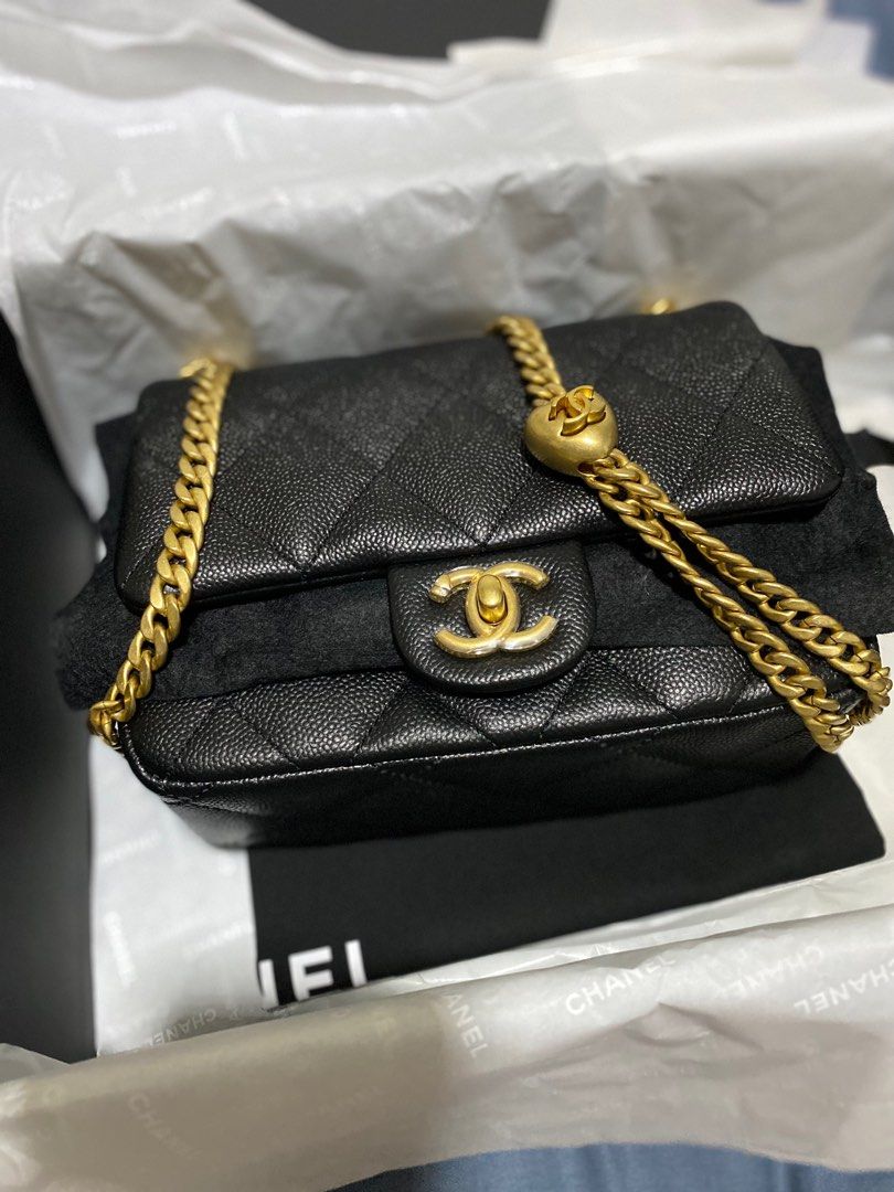 CHANEL Classic Mini Pouch (A82365 Y01480 C3906) in 2023