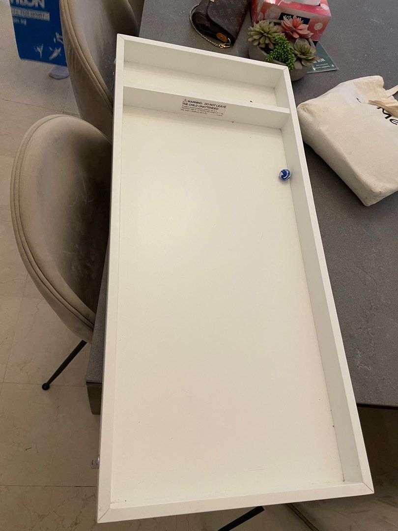 Change table for top of drawers, Babies & Kids, Bathing & Changing