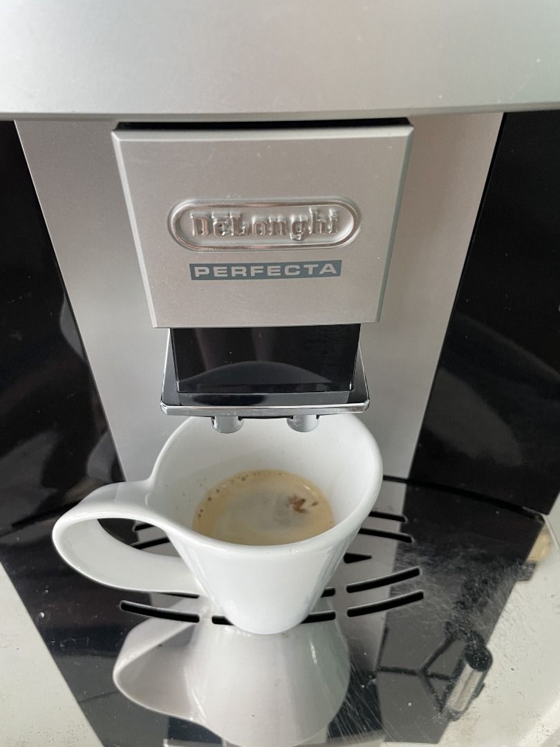 DELONGHI BEAN TO CUP PERFECTA ESAM 5400 FULLY AUTOMATIC COFFEE