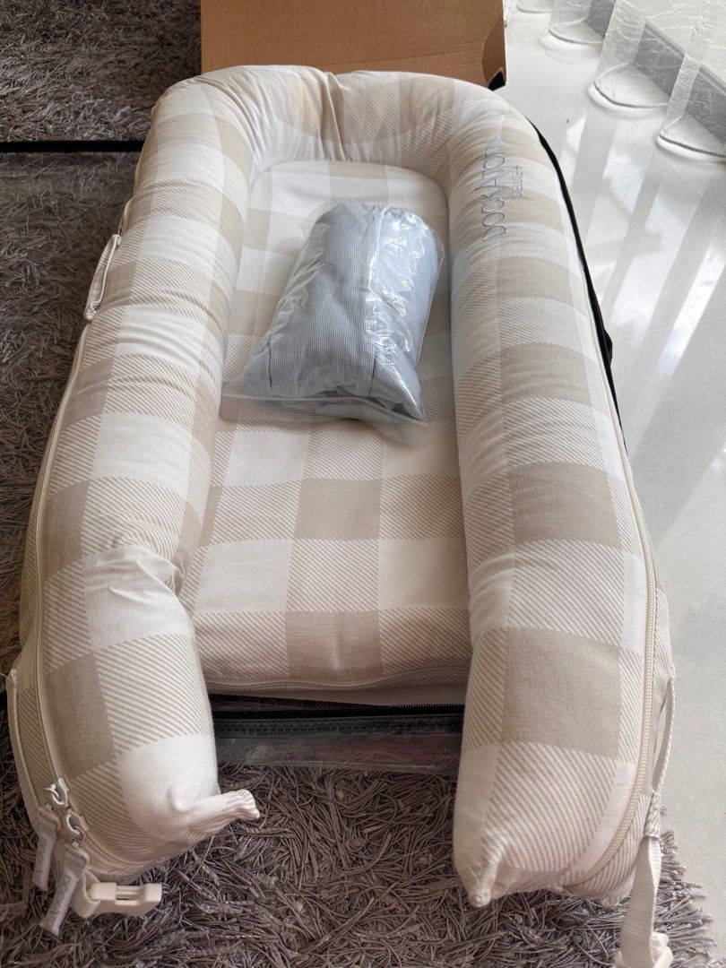 DockAtot Deluxe+ Baby lounger/ docking station, Babies & Kids, Baby