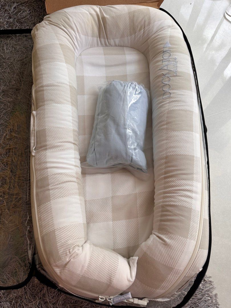 DockAtot Deluxe+ Baby lounger/ docking station, Babies & Kids, Baby