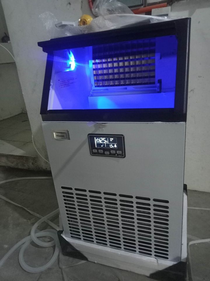 EPA-79 COMMERCIAL ICE MAKING MACHINE 80 KG CAPACITY (Category: Other Kitchen Appliances) located in Taguig. Submitted by mgracelim38484 (Listing ID 1212646468, Image 1). Description: COMMERCIAL ICE MAKER MACHINE Also available in 55kg/68kg ice cubes per day！ SPECIFICATIONS: Capacity: 80KG Per DAY 8MINUTES create an ICE :45 Pcs An Hour: 2-3kg ice Weight: 28kg Dimensions: Height-82 ,Width-50cm, height: 79.8cm VOLTZ:220V POWER: 300Watts COLOR : WHIT