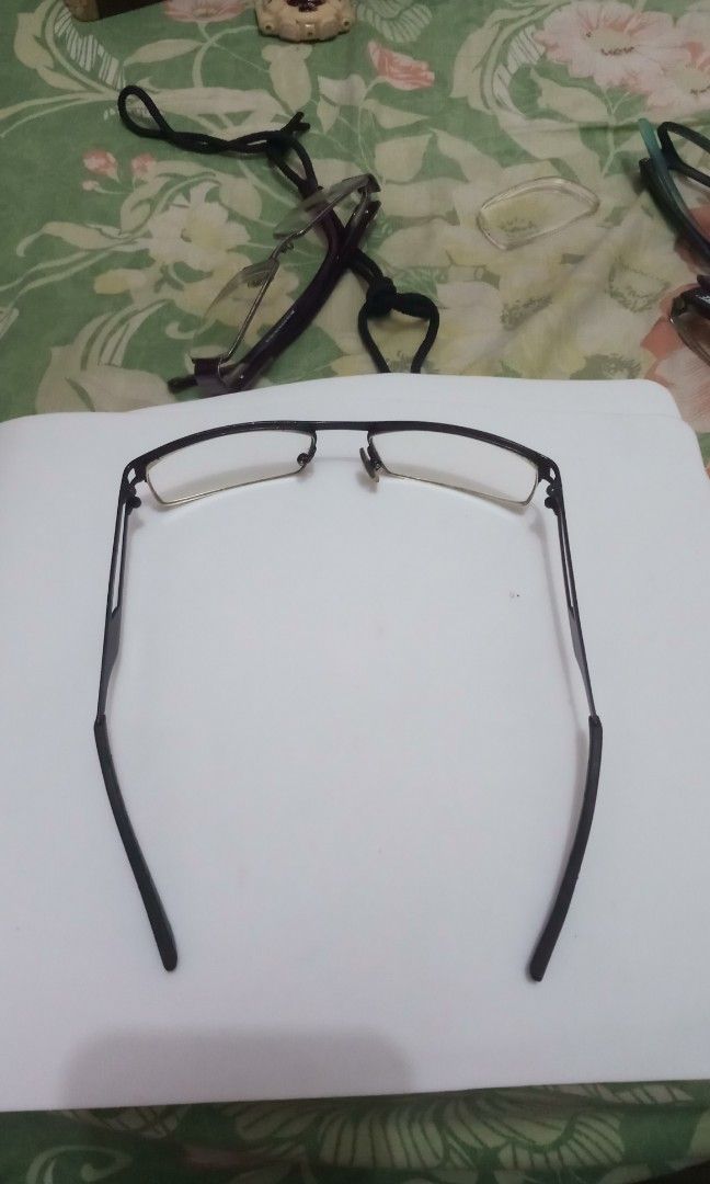 Frame kacamata morel rebel, Fesyen Pria, Aksesoris, Kacamata di Carousell