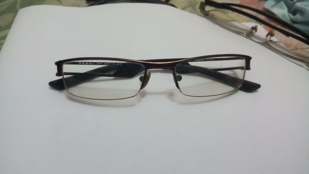Frame kacamata morel rebel, Fesyen Pria, Aksesoris, Kacamata di Carousell