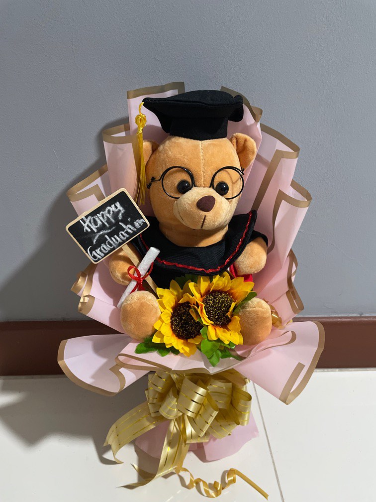Graduation Bear Graduation flower, Hobbies & Toys, Stationery & Craft
