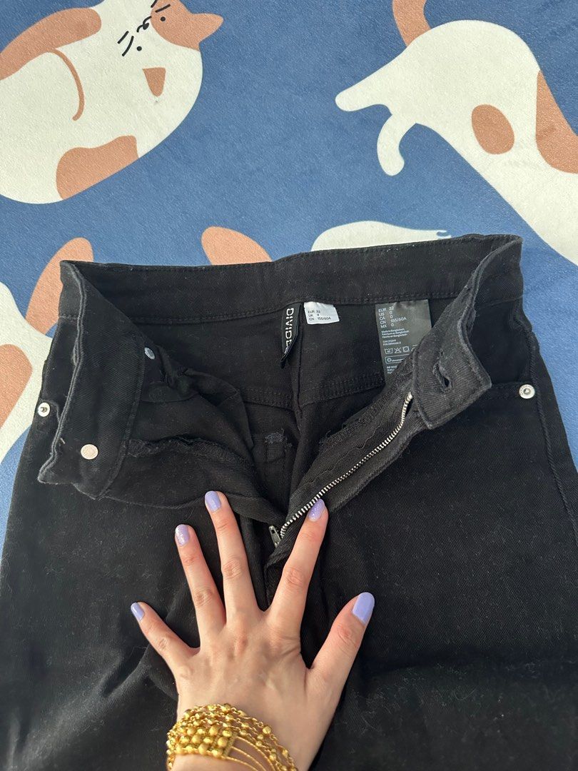 H&m black online mom jeans
