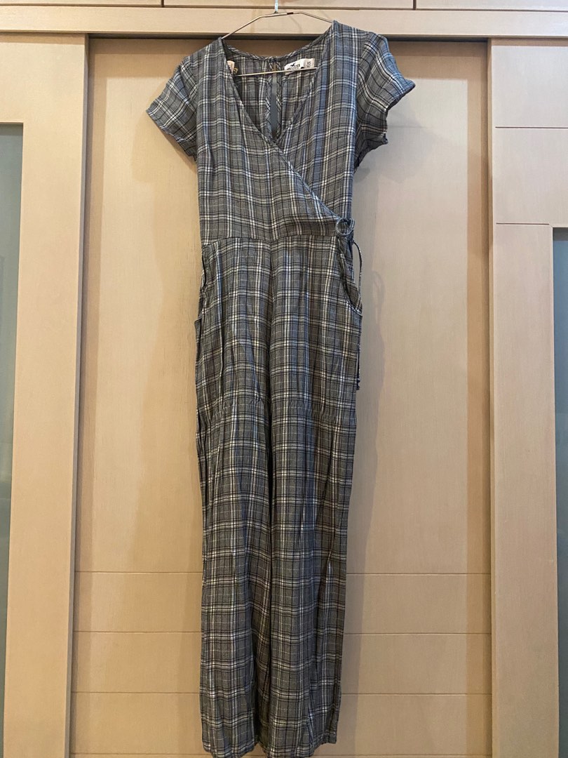 Hollister Jumpsuit, Women's Fashion, Dresses & Sets, Jumpsuits on Carousell