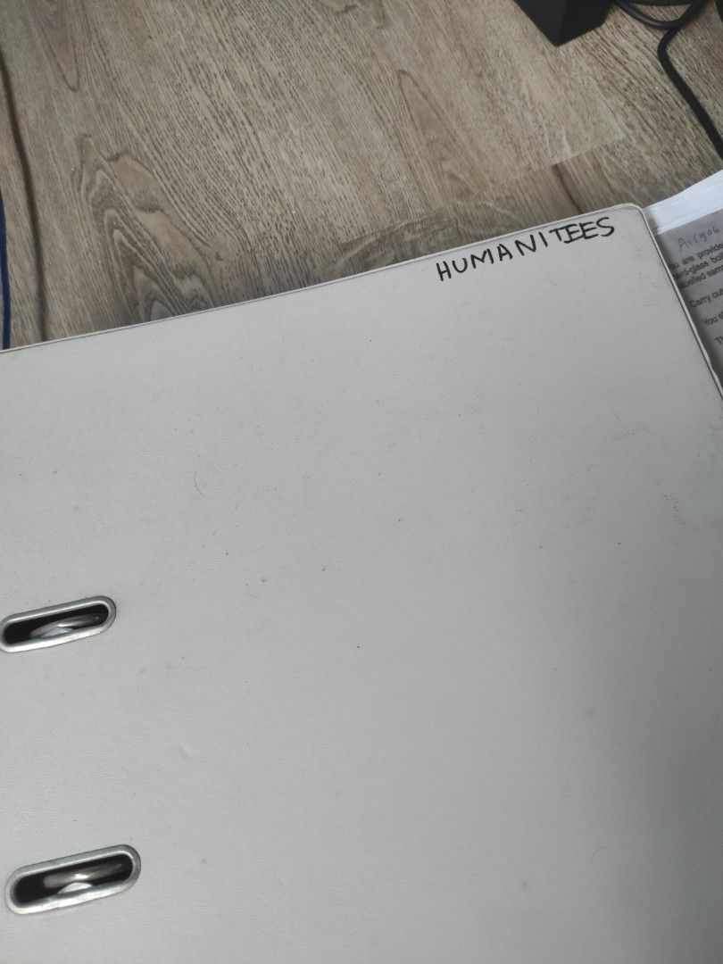 Humanities notes (Category: Textbooks) located in Singapore. Submitted by aisyahxaviera4 (Listing ID 1212648945, Image 2). Description: getting rid of notes. additional dollar for meet up.