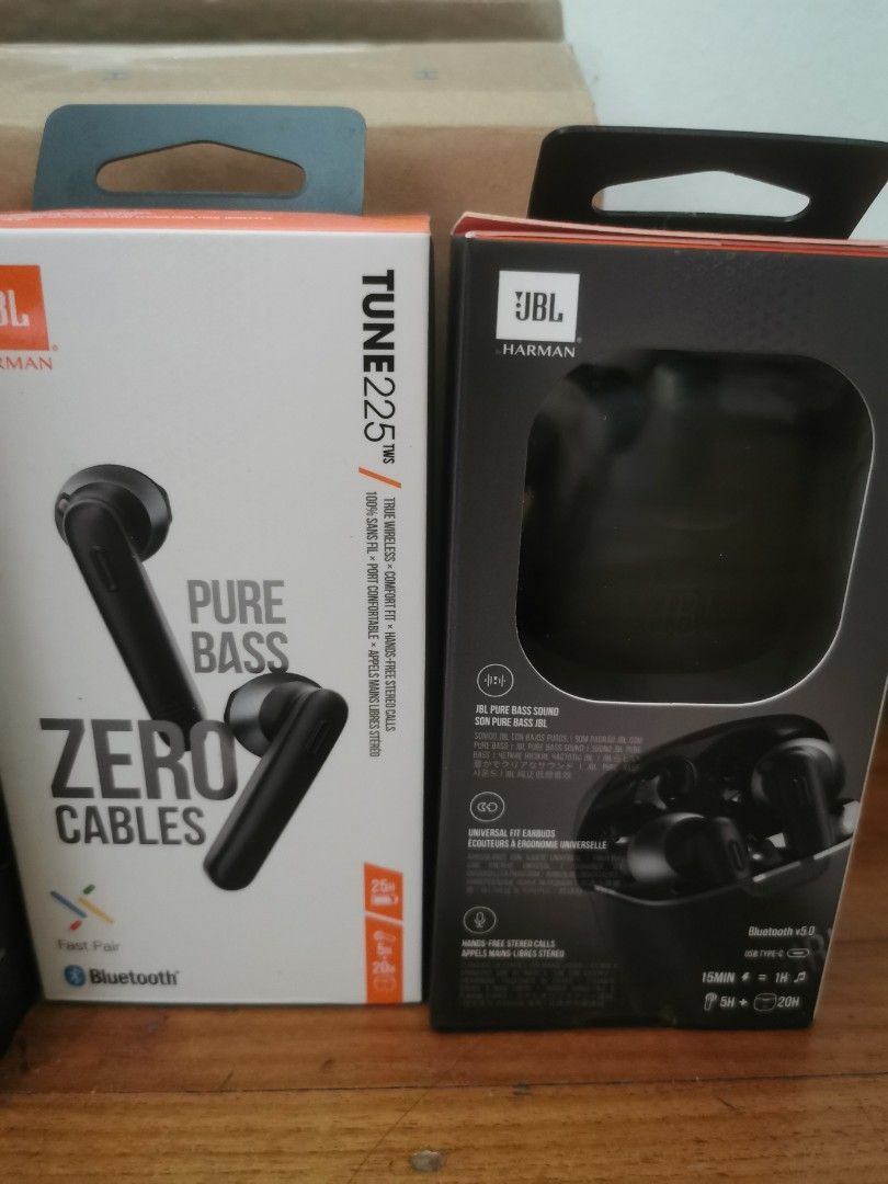 JBL wireless earbud, Audio, Earphones on Carousell