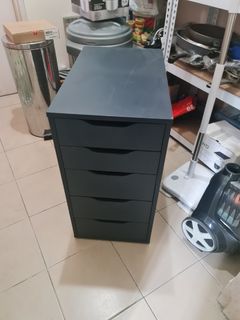 (Category: ) located in . Submitted by wardrobeclearance888 (Listing ID 1212642218, Image 1). Description: .