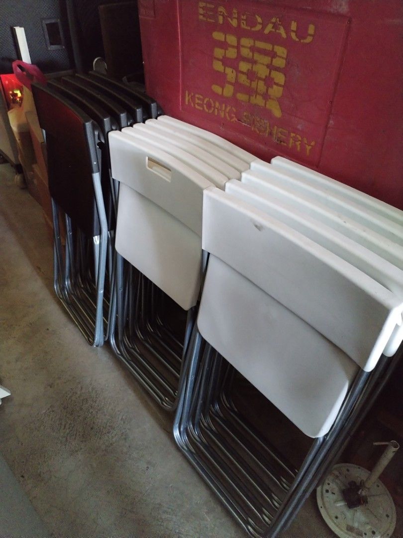 Kerusi lipat ikea, Furniture & Home Living, Furniture, Chairs on Carousell