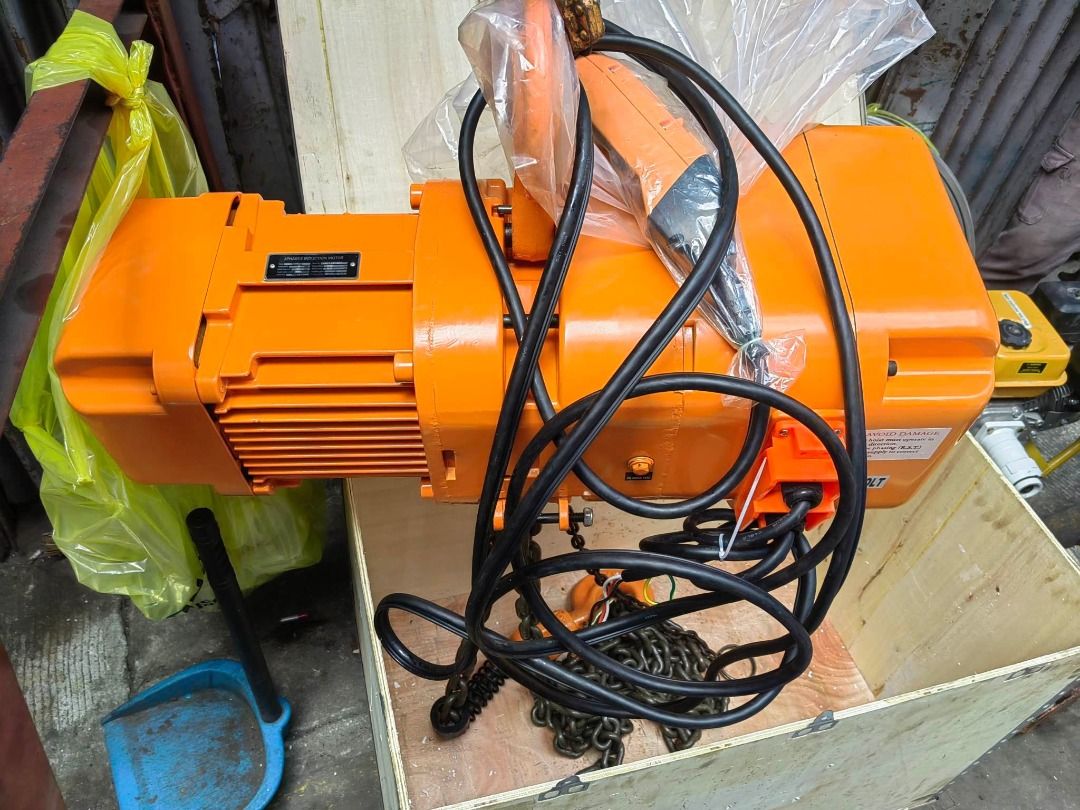 KITO Electric Chain Hoist (3 Tons), Commercial & Industrial, Industrial