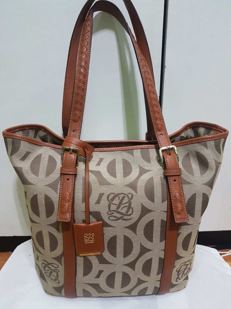 Louis Quatorze (LQ) Tote or bucket bag, Women's Fashion, Bags & Wallets, Tote  Bags on Carousell