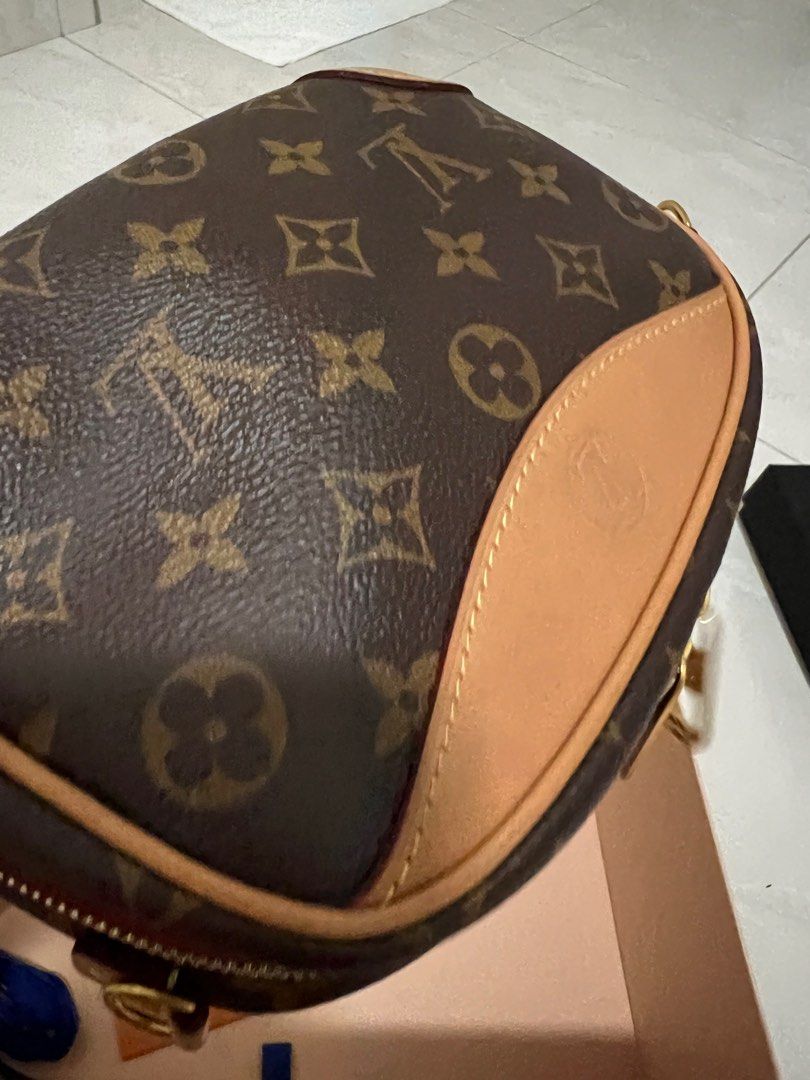 LOUIS VUITTON Monogram Deauville Mini Height: 6 in Width: 3 in Drop: 20 in  Designer ID#: DU2280 Item #: 7226 for Sale in Cary, NC - OfferUp