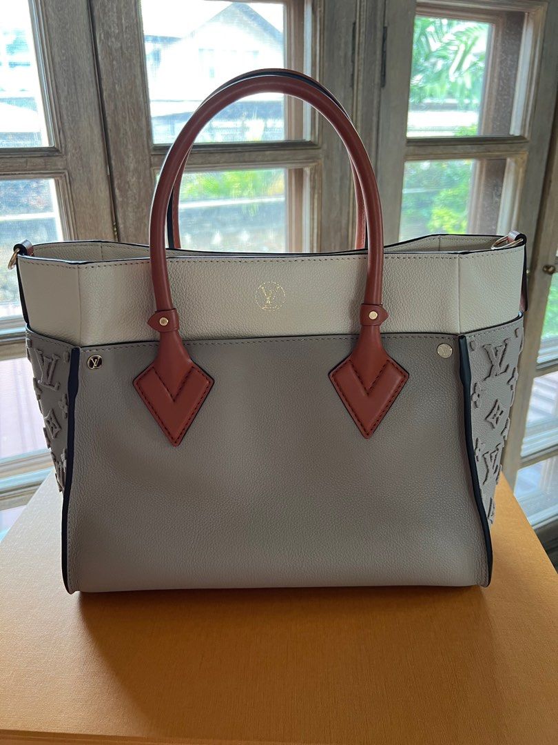 BRAND NEW, SOLD OUT Color Louis Vuitton On My Side Tote MM Galet Grey  AUTHENTIC