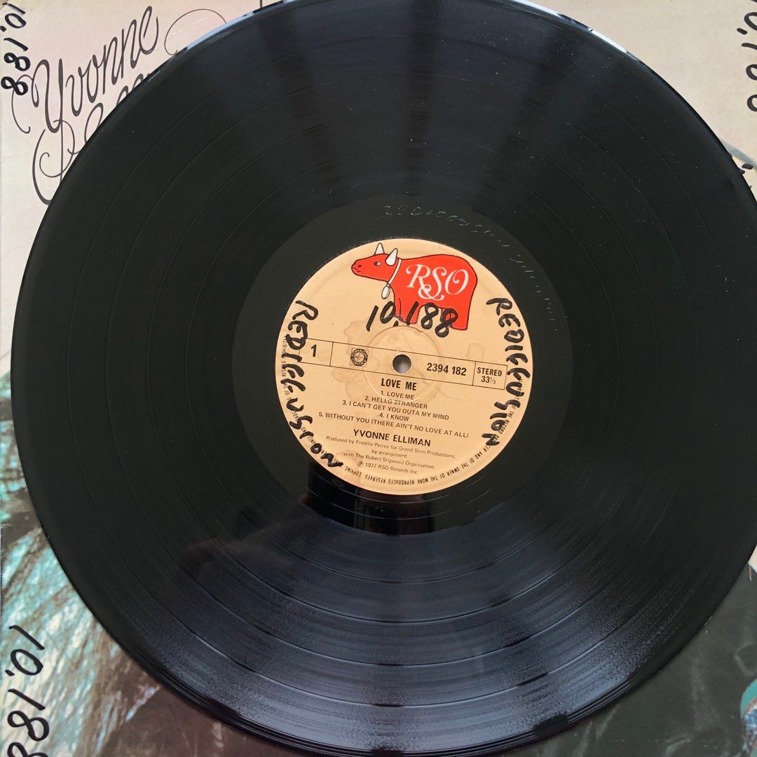 (LP) Yvonne Elliman -Love Me 1977 vinyl, Hobbies & Toys, Music & Media