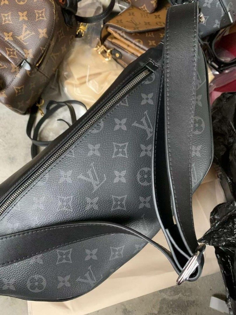 LV Discovery Bumbag Monogram Eclipse Black for Men, Luxury, Bags & Wallets  on Carousell