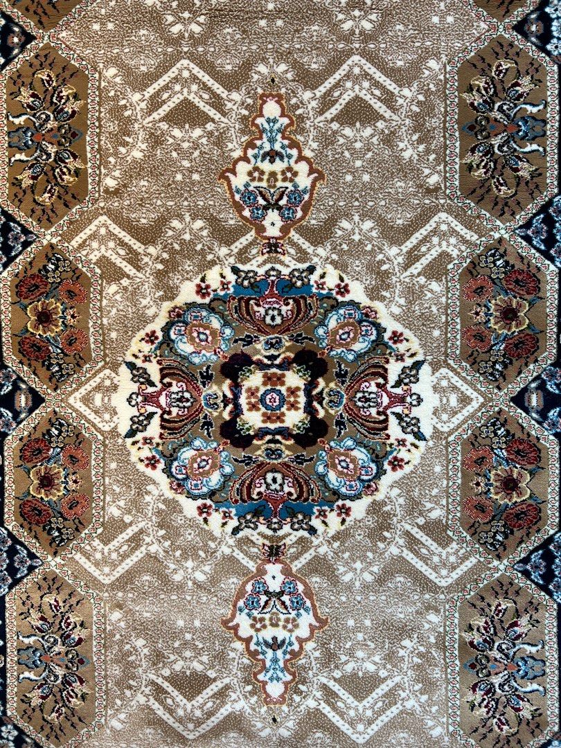 Machine made carpet 700 knots, Furniture & Home Living, Furniture