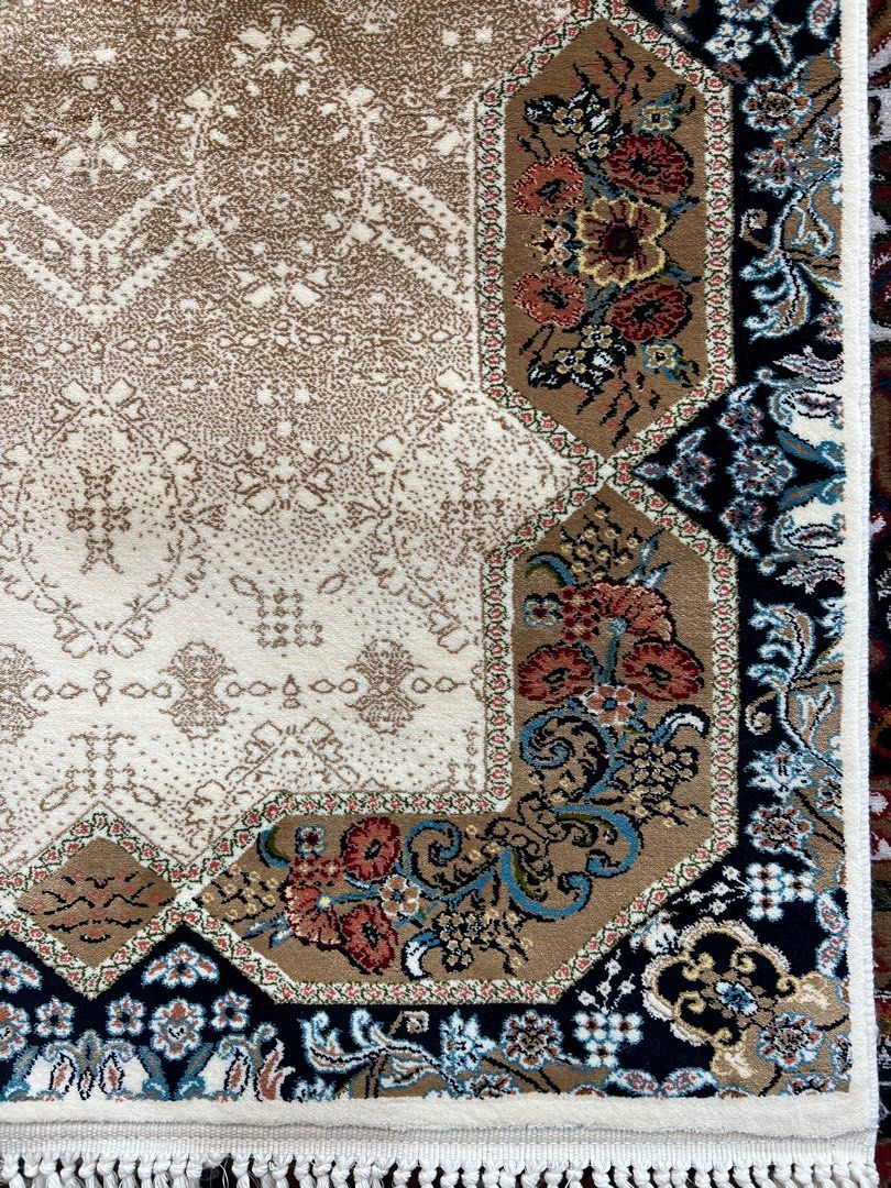 Machine made carpet 700 knots, Furniture & Home Living, Furniture