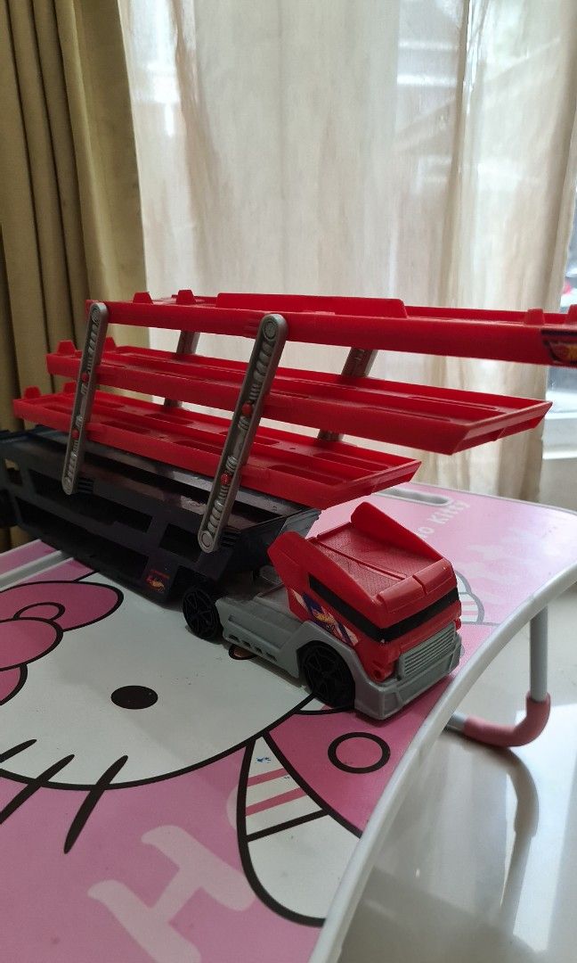 Mainan hot wheels carrier truck, Toys & Collectibles, Mainan di Carousell