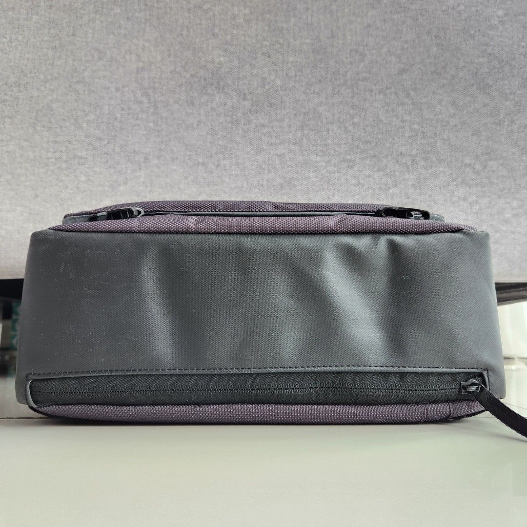Manfrotto manhattan best sale speedy 10 messenger