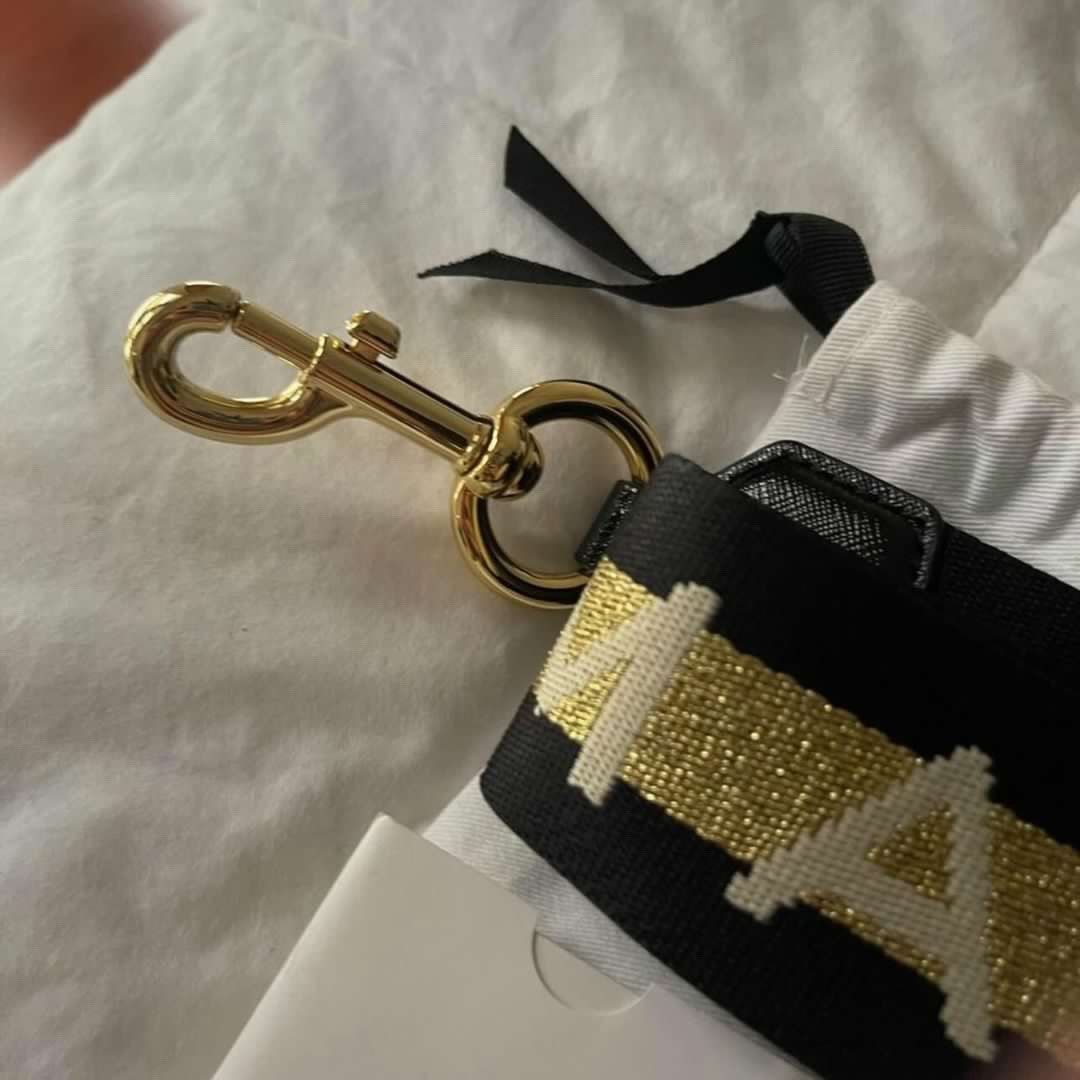 MARC JACOBS CAMERA BAG, Women's Fashion, Bags & Wallets, Crossbody