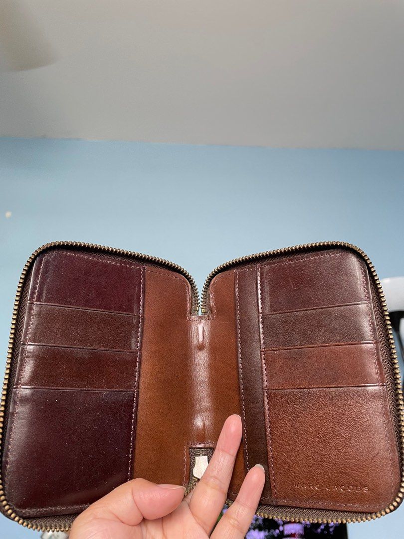 Marc jacobs passport holder hot sale