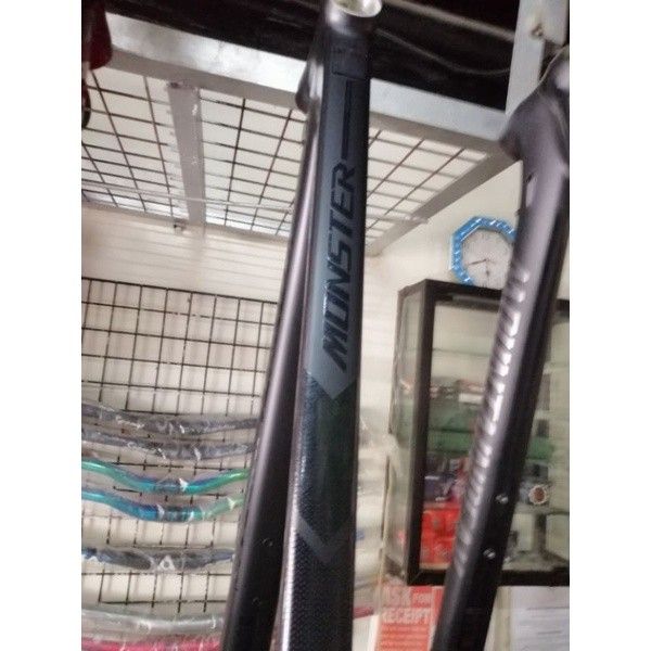 mountain peak monster frame specs