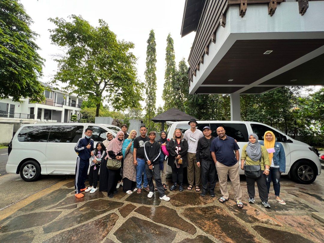 MPV Hyundai Starex 11 Seater /Chauffer /Rental /Tour /Trip /Private Hire / Hari Raya Transport /Transport to Malaysia (JB, Desaru, KL, Malacca, Genting Highland)62887424841089114