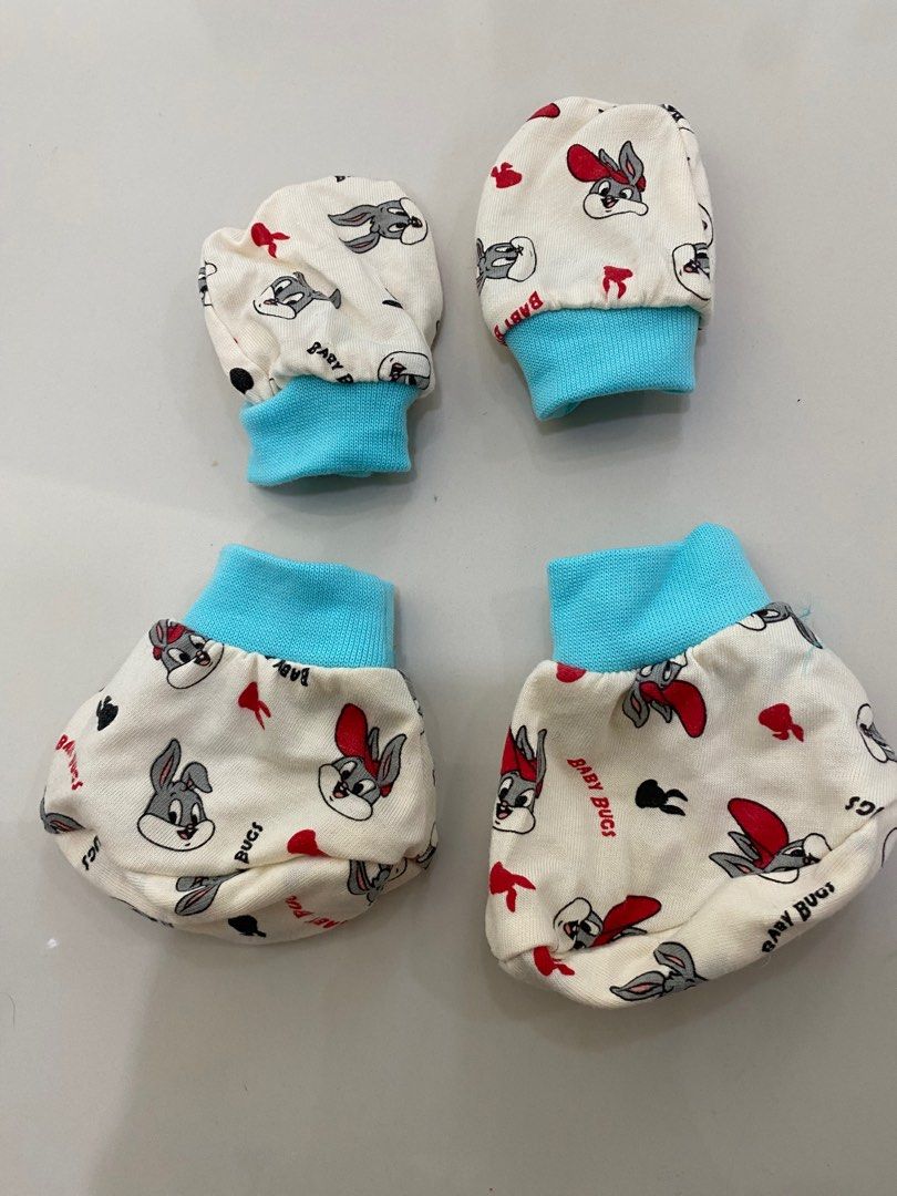 Newborn socks and mittens 2025