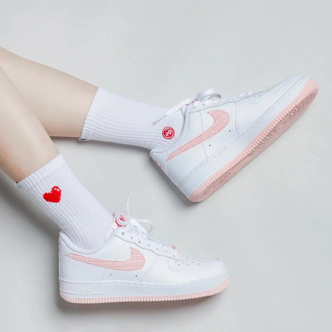 Nike air force sale 1 womens pink swoosh