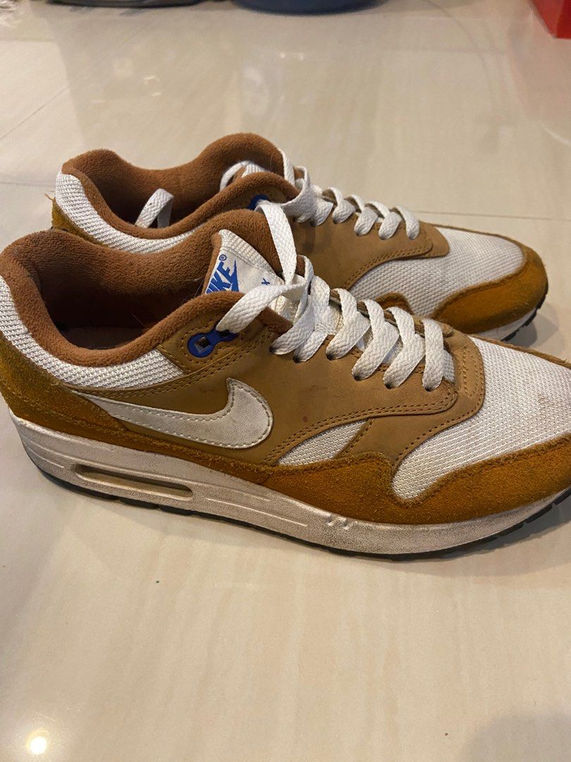 air max 1 curry on feet