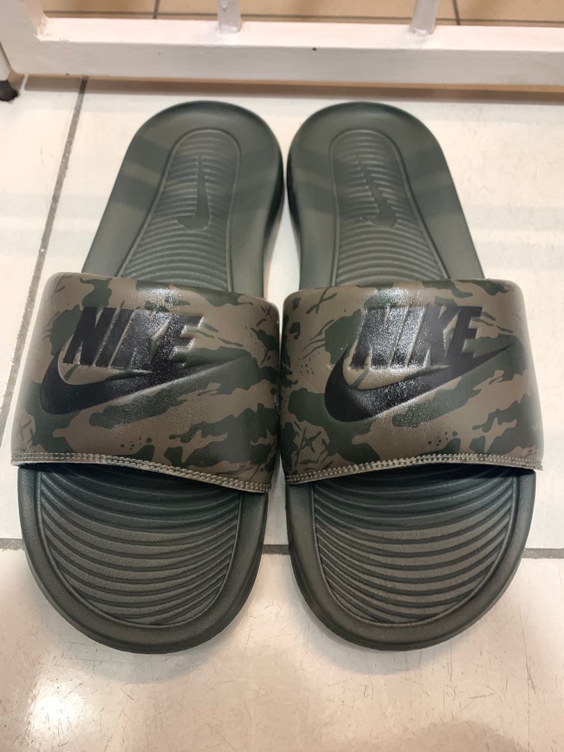 Nike green shop slippers