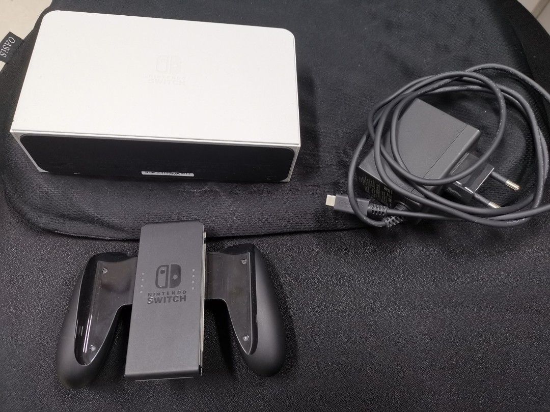 Nintendo Switch oled dock. Joycon grip, charger, Video Gaming, Gaming