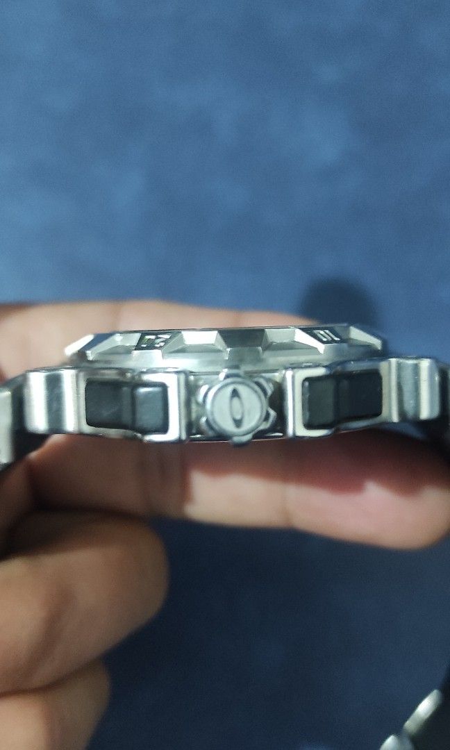 Oakley sapphire crystal watch hotsell