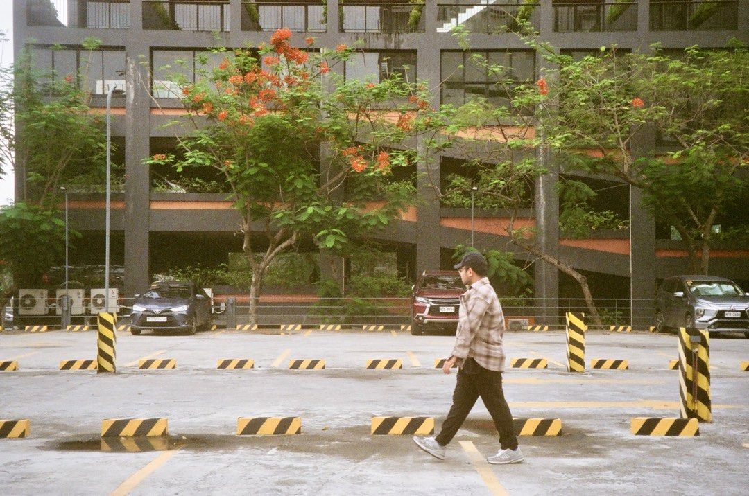 OLYMPUS MJU ZOOM 70 DELUXE + PORTRA 400 35MM FILM, Photography, Cameras