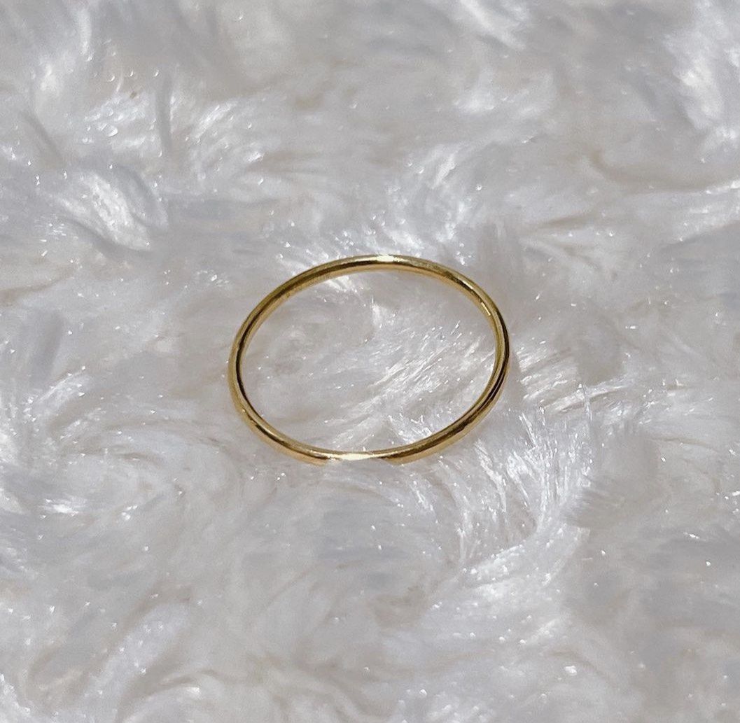 Plain Gold Band, Women's Fashion, Jewelry & Organisers, Rings on Carousell