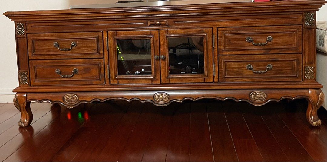 Solid wood (Category: TV Consoles) located in Singapore. Submitted by lellee (Listing ID 1212662045, Image 1). Description: .