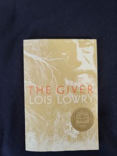 The Giver by Losi Lowrey book