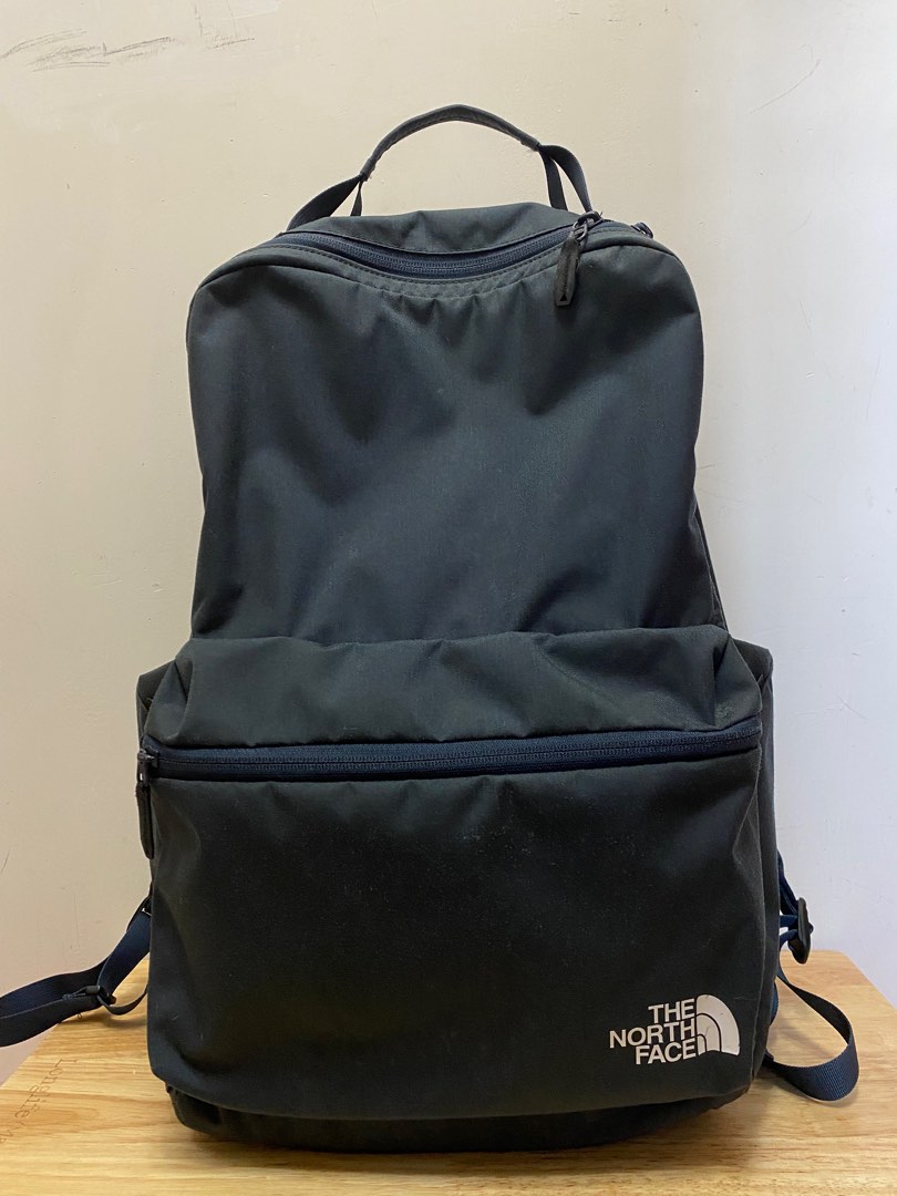 The North Face Metro Daypack, 女裝, 手袋及銀包, 背囊- Carousell