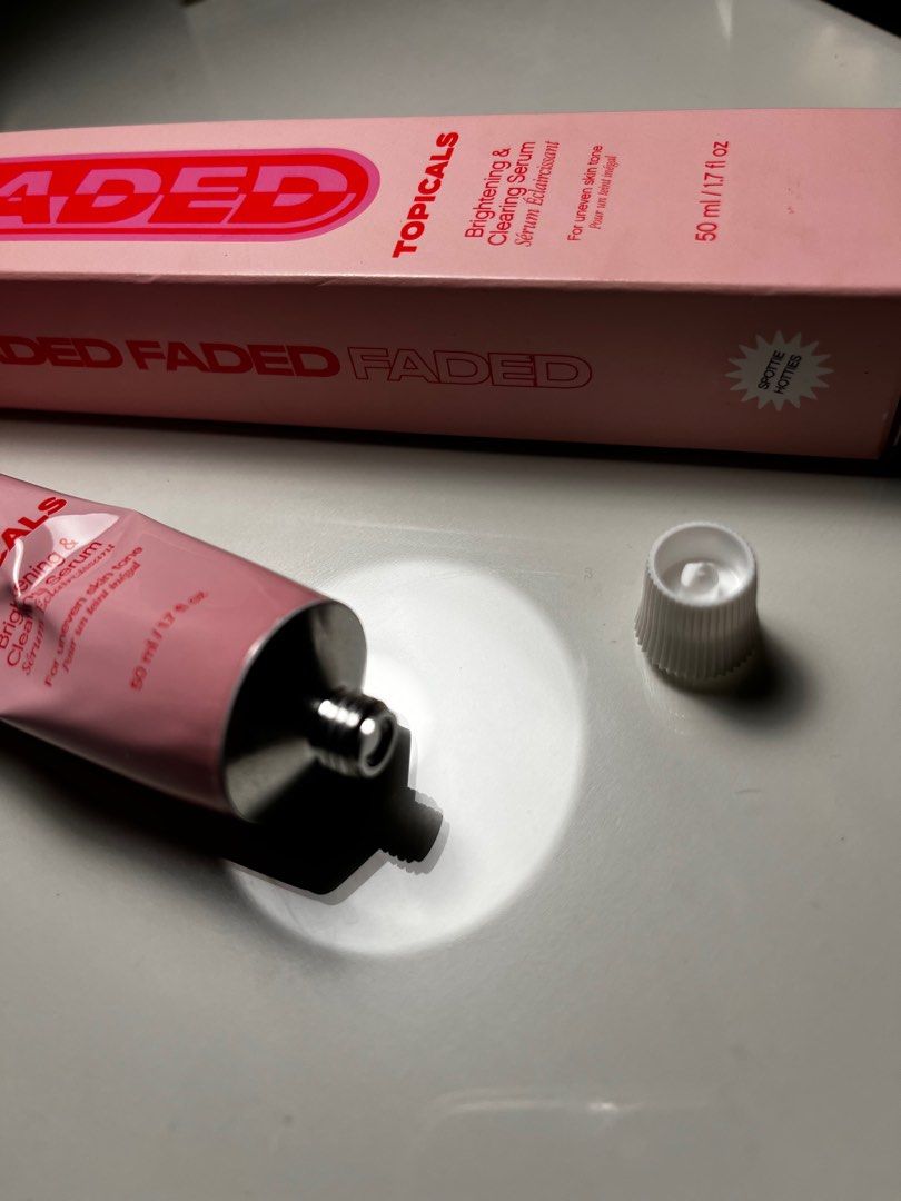 Breathtaking Topicals Faded Cream Background for Mobile