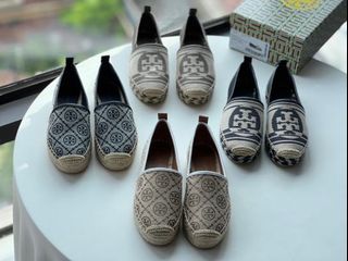 Shoes flats heels sandals Collection item 2