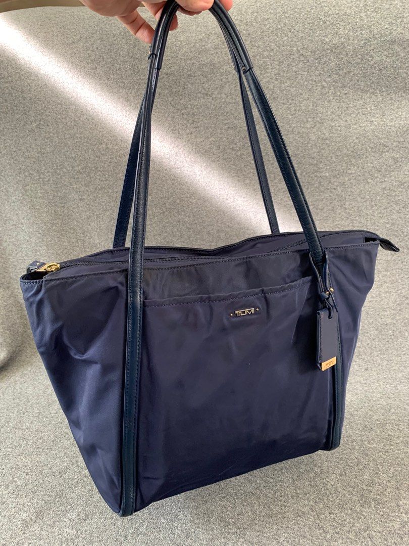 Tumi Voyageur Q Tote Nylon Fesyen Wanita Tas Dompet di Carousell