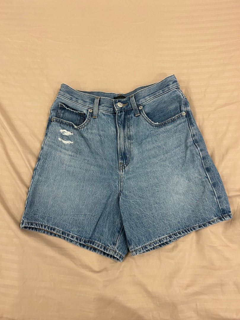 Uniqlo Denim Mom Shorts, Women's Fashion, Bottoms, Shorts on Carousell