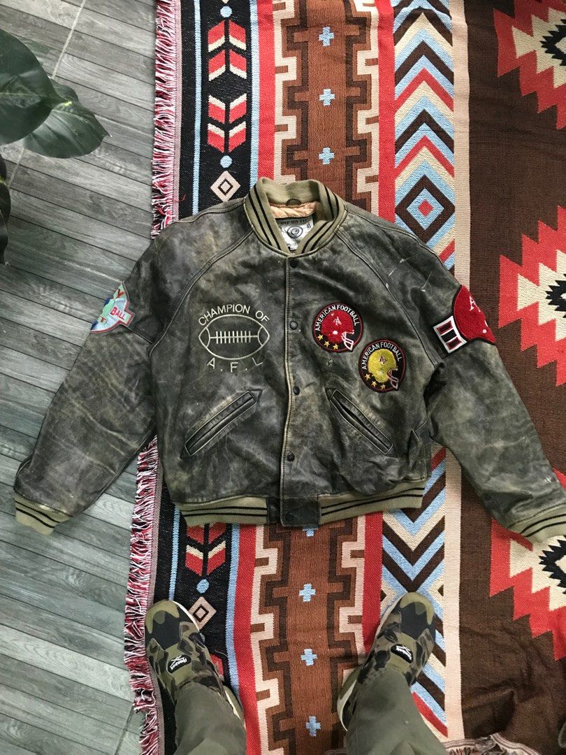 VINTAGE NFL LEATHER JACKET Men s Fashion Coats Jackets and