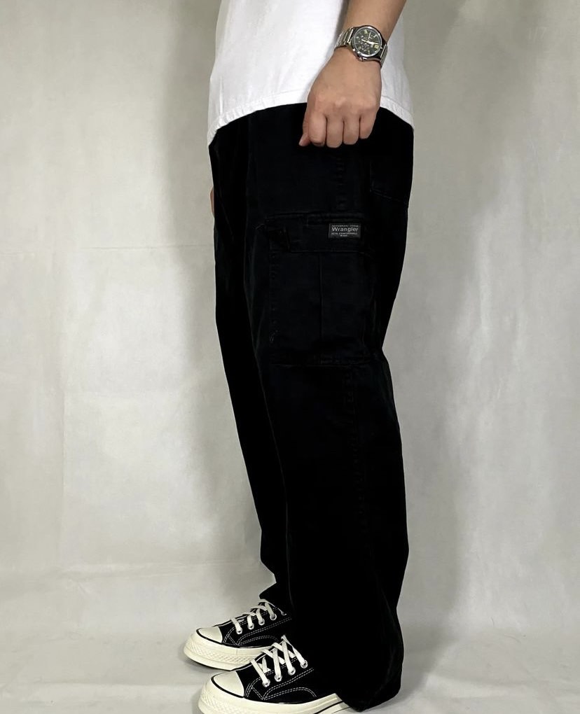 Introducir 61+ imagen black cargo pants wrangler - Thptnganamst.edu.vn