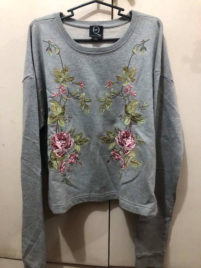 Alexander McQueen Sweatshirt (Category: Luxury Apparel) located in San Jose del Monte. Submitted by rc_shoppe (Listing ID 1214515238, Image 1). Description: Alexander McQueen Floral Embroidered Woman's Sweatshirt Semi-crop Size: Small Color: Grey 100% authentic Not Ukay sourced. (Last pic found in google is the Dress-version) -shown as sample..