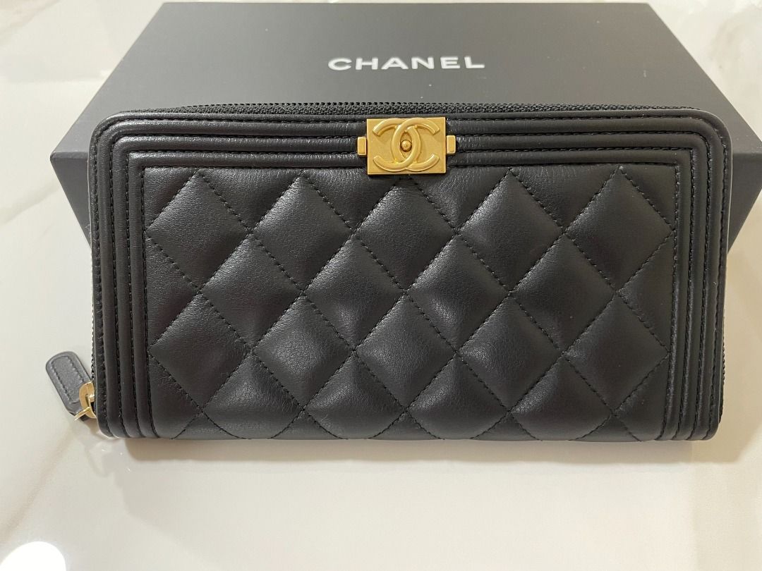 Chanel boy zipped wallet shop